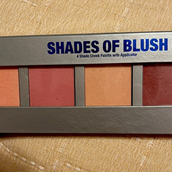 Ulta Beauty 💖 4 Shade Blush Palette with Applicator - Picture 2 of 6